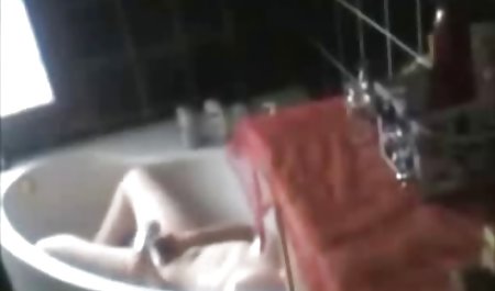 Milf lesbian bokepindoporn dengan cewek seksi